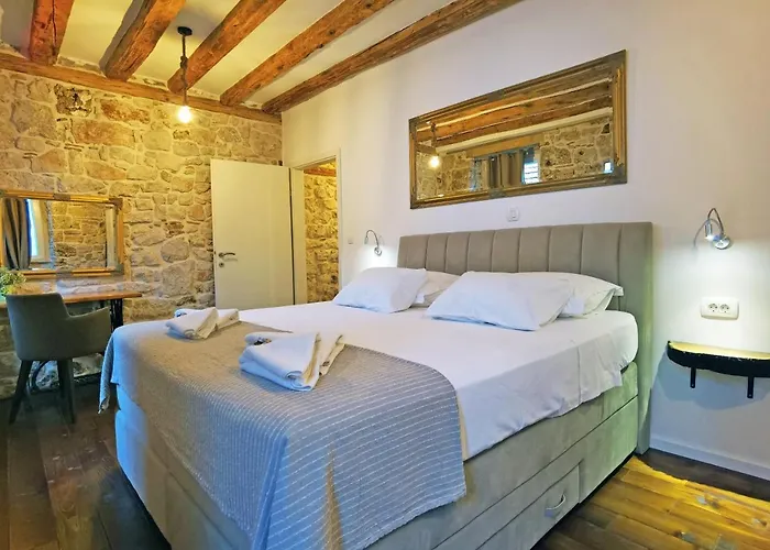 Apartment Pearl Stone