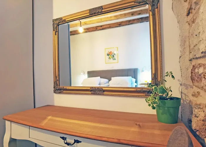 Pearl Stone Apartment