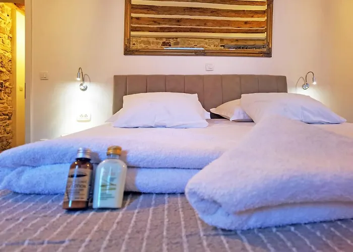 Pearl Stone Apartment *