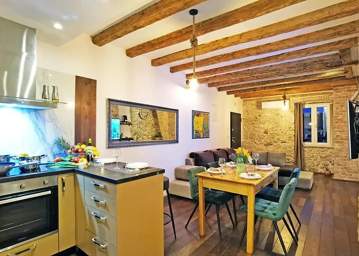 Apartment Pearl Stone