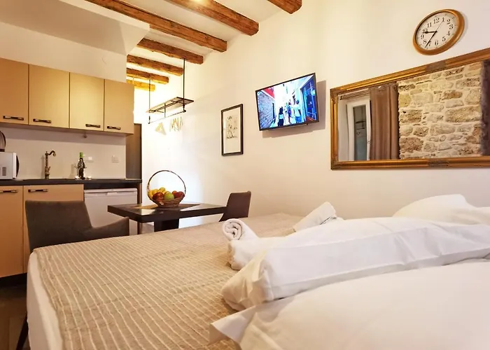 Pearl Stone Apartment