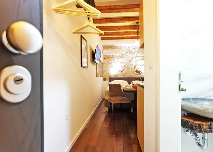 Pearl Stone * 希贝尼克